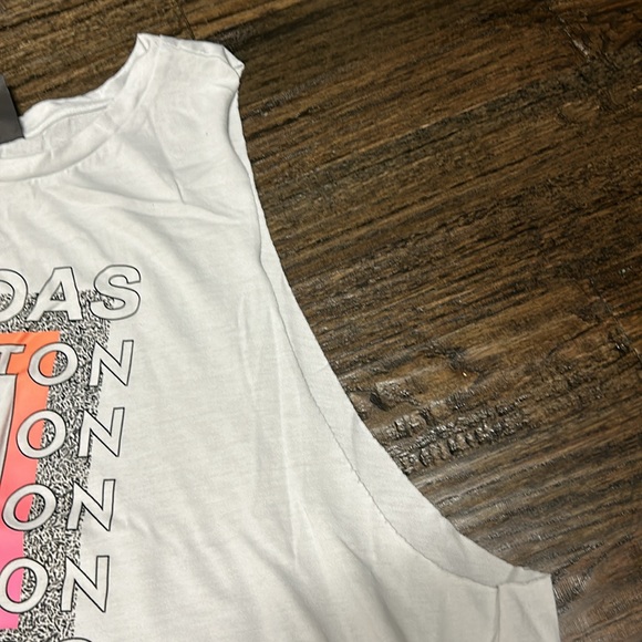 Peloton x Adidas women’s Tee, size XL - Picture 5 of 11